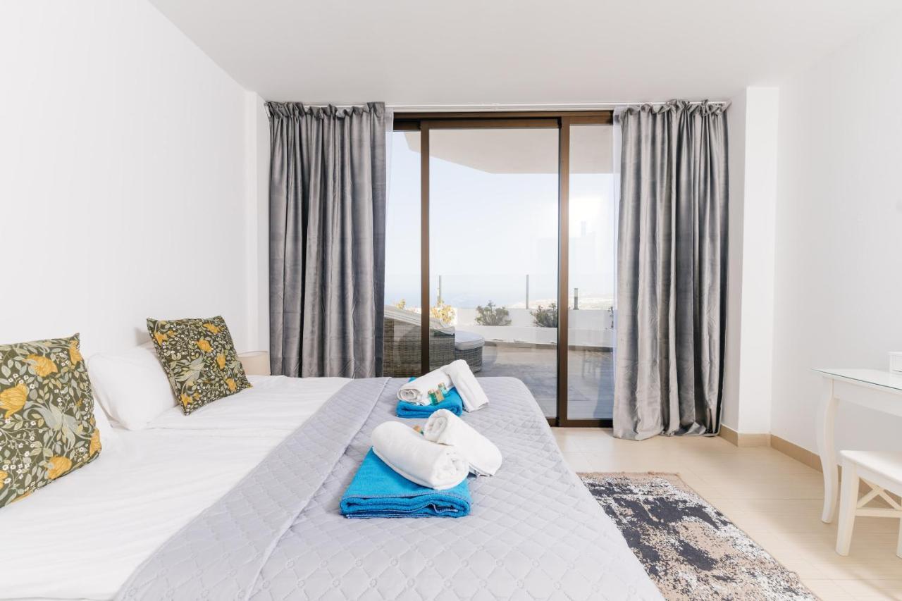 Sunset White Villa - Ocean View, Jakuzzi, Heated Pool, Air-Conditioning, Grill Playa de las Américas Extérieur photo