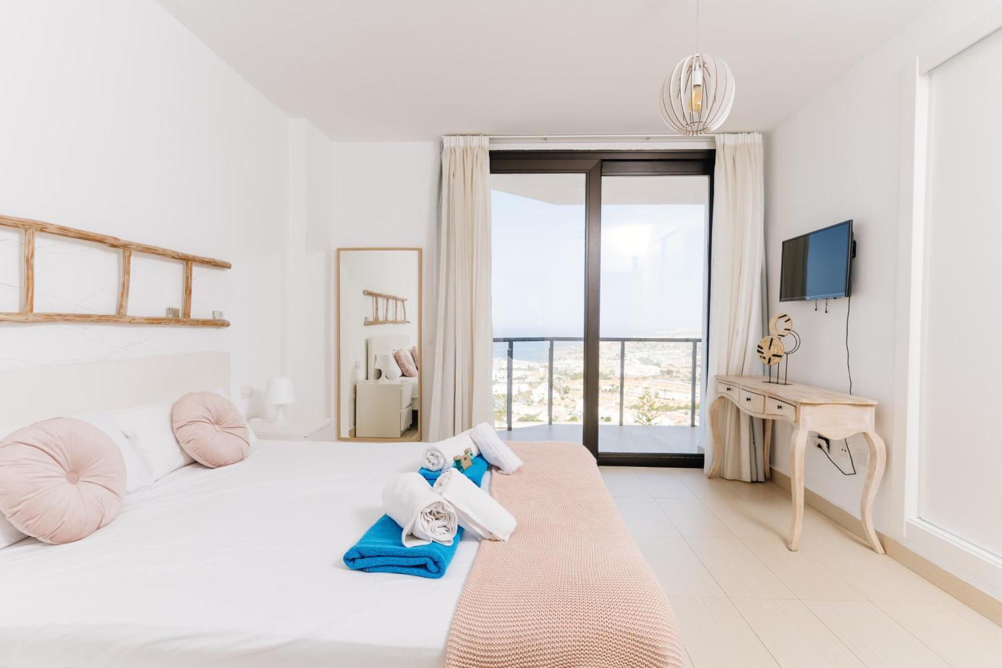 Sunset White Villa - Ocean View, Jakuzzi, Heated Pool, Air-Conditioning, Grill Playa de las Américas Extérieur photo